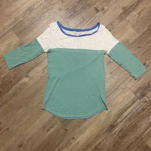 Woman’s American Eagle 3/4 sleeve, Tee